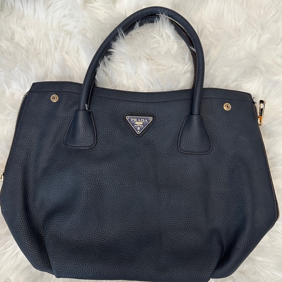Prada Handbags - Prada purse